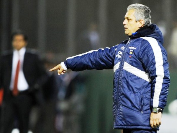 NO RUEDA. Hay material, pero no un buen producto. Las culpas se reparten en Ecuador. Reinaldo Rueda no ha podido tomarle la mano al equipo. (Foto: Reuters)